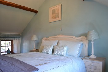 Double with king size bed in Coach House